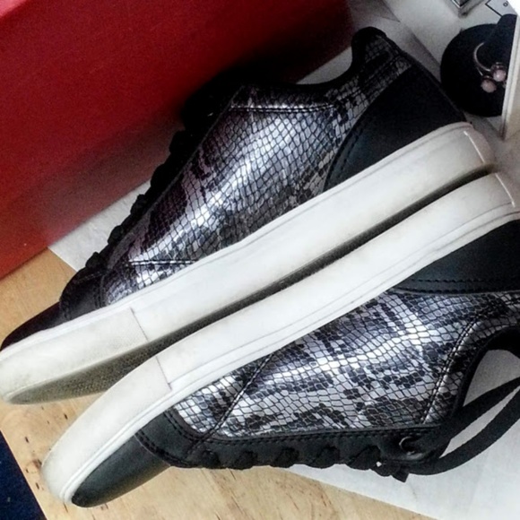 FILA Amalfi black silver snake mesh athletic shoes sz 7.5 - Picture 4 of 7